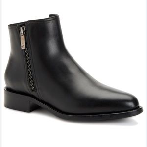 AQUATALIA GEANNA DUAL-ZIP ANKLE BOOTIES IN
BLACK women size 9.5 gently used